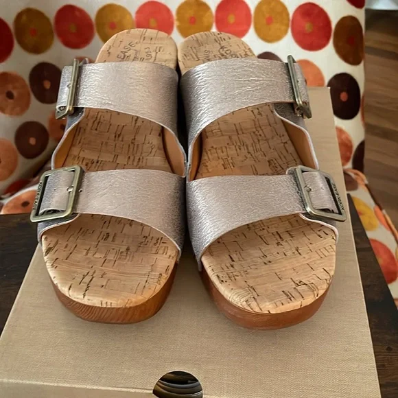 Kork-Ease saffron slide 10 M new in Box in soft Gold Metallic - Picture 4 of 8